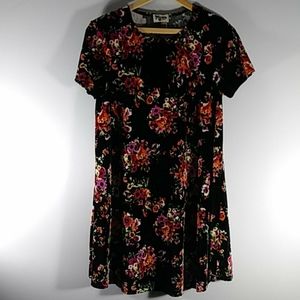 Show Me Your MuMu  black/floral dress Sz S
